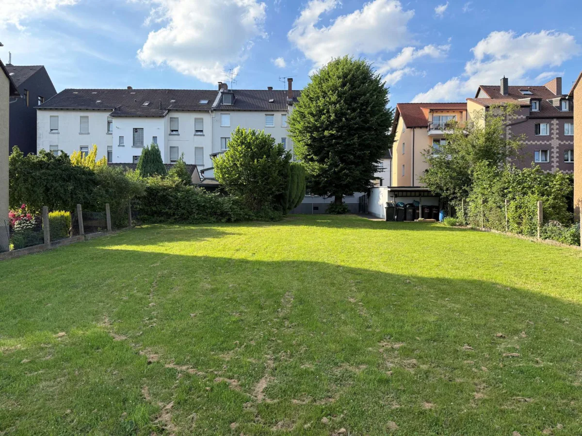 Grundstück