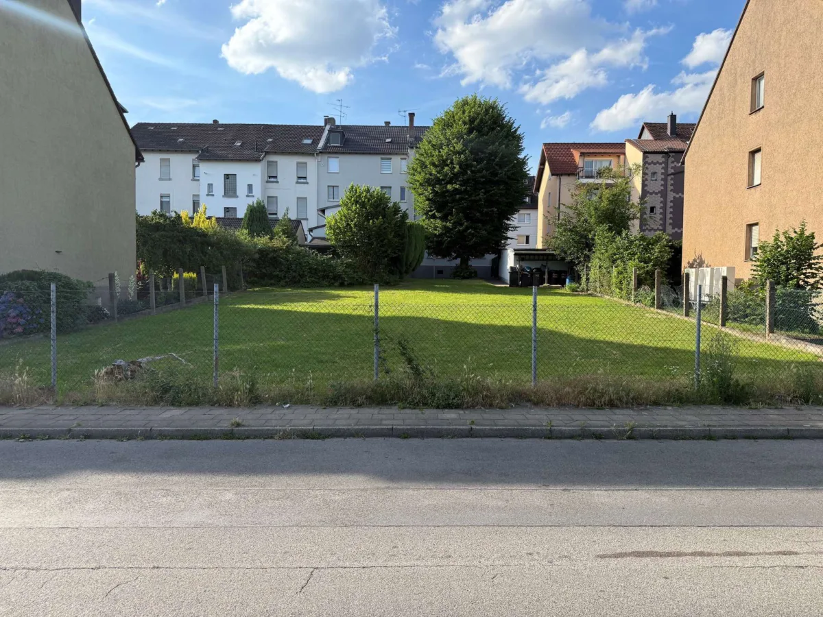 Grundstück