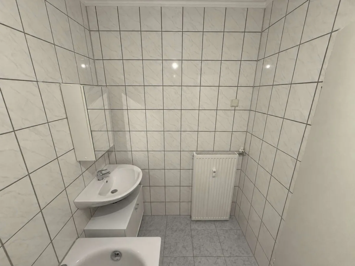 Badezimmer, 1. OG mi.